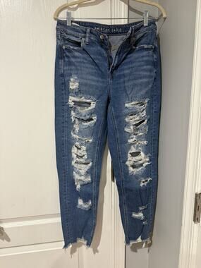 Women's American Eagle Jeans Size 4 Regular Fit Distressed Stretch Medium Wash